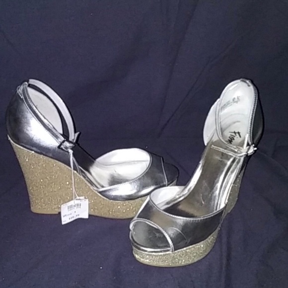 Fioni Night Wedges - Picture 2 of 3